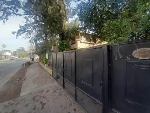 Casa 7 ambientes con 5 baños