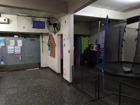 Local ideal salon de fiestas  a 150mts. Av. Monteverde 