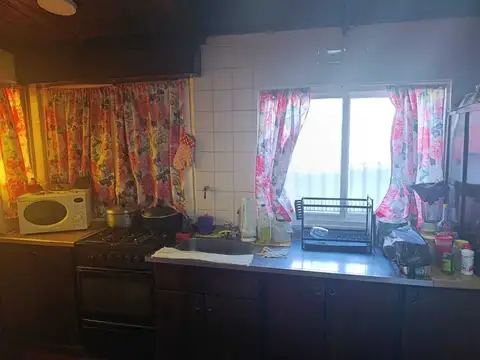 Casa 2 ambientes con 1 baño