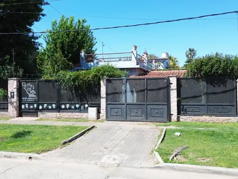 Importante Inmueble - Ideal Instituciones o Uso Comercial-