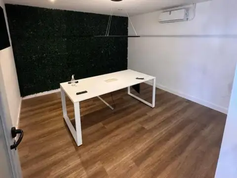 Oficina 5 ambientes con 2 baños