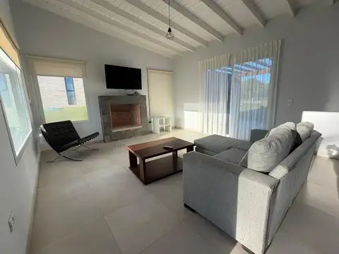 Casa en Venta en Barrio Senderos 3, USD 150.000