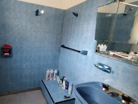 Depto Tipo Casa 4 ambientes con 2 baños