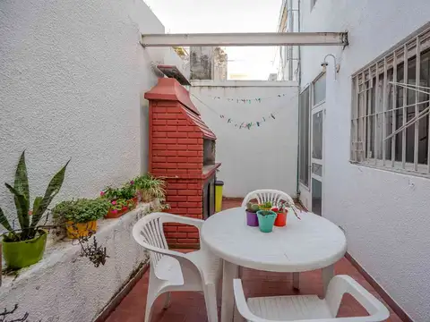 DEPTO EN VENTA 2 DORMIITORIOS CON PATIO Y PARRILLA