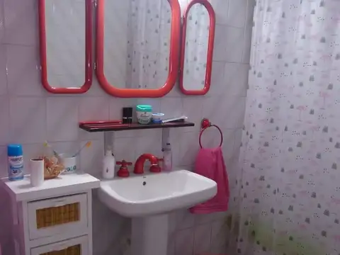 CASA PH AL MEDIO DE 3 AMBIENTES CON PATIO.