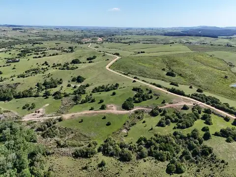 Chacras de 3, 4 y 5 Has en Paso la Cantera Maldonado Uru.
