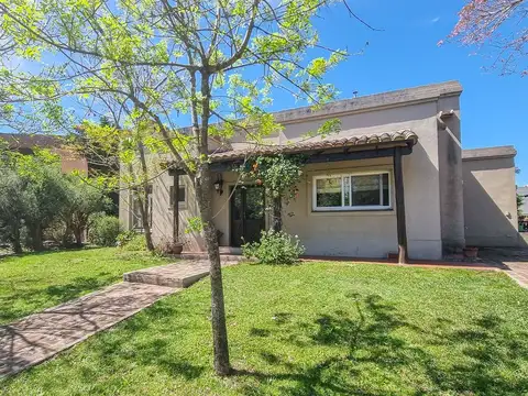 Casa 4 ambientes con 3 baños