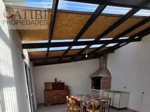 Casa en Alquiler con 1 cochera