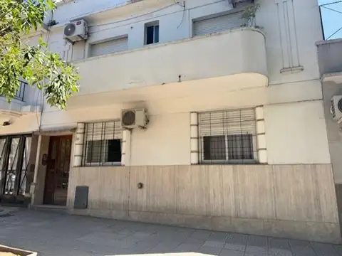 Departamento de 3 Ambientes al frente con balcón