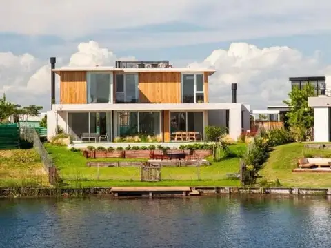 Casa en Venta con 1 cochera