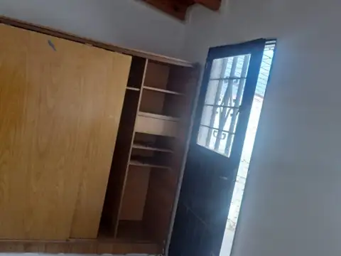 Casa 2 ambientes con 1 baño