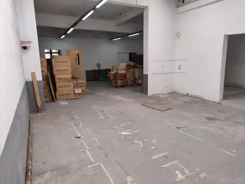 Deposito con oficina