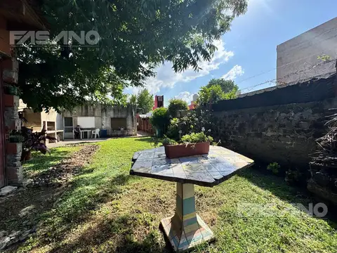 CASA EN VENTA C/ JARDIN DE 200M2 EN CHILAVERT - ACEPTA PERMUTA PH CABA