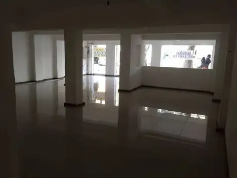 Local en Alquiler 25 años