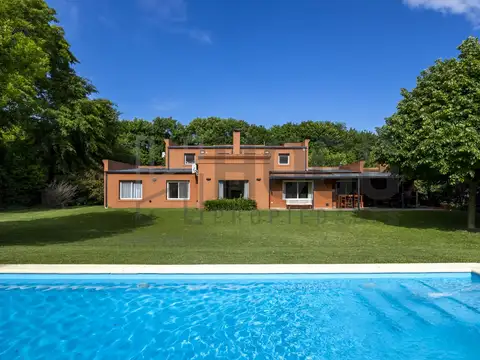 Areco - Hermosa casa Av Duran terr 2200 m2