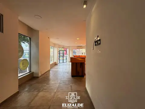 Local en Venta 40 años