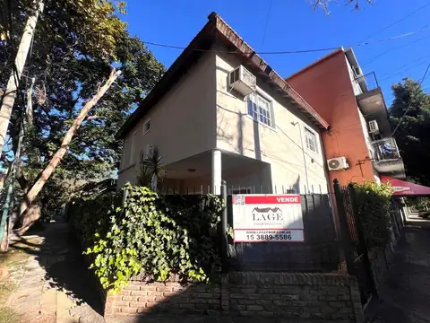 CASA 4 AMB SUITE VESTIDOR ENT.COCHE PATIO BALCON