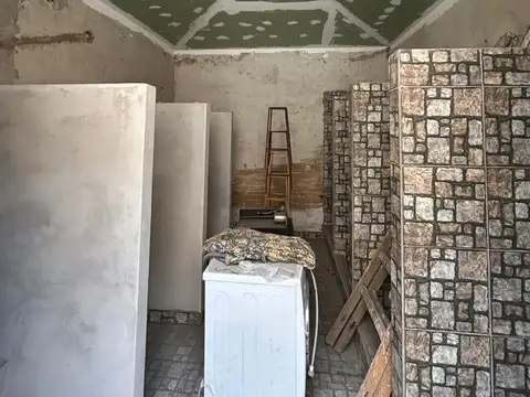 EXCELENTE LOCAL + FONDO - 317.00 M2 TOTAL-