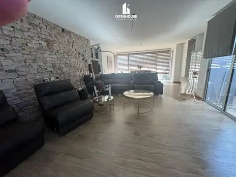 Casa en Alquiler de 4 dormitorios