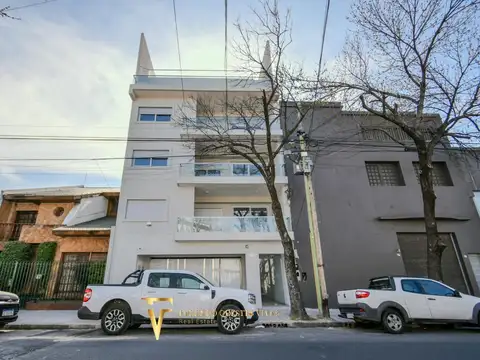 Joaquin V Gonzalez  al 1300