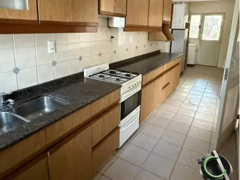 Casa 7 ambientes con 3 baños
