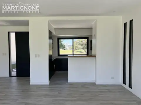 Casa en Venta con 5 cocheras