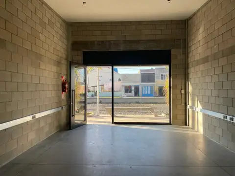 LOCAL EN VENTA - 609 y  5 BIS  VILLA ELVIRA