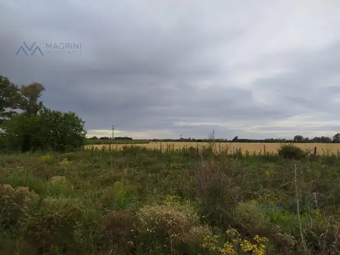Campo 2 ha con galpón, silos y oficina en Ruta 32 y Bv. Acevedo, Pergamino