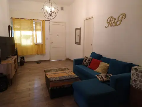 HERMOSA CASA 3 AMB REMODELADA CON AMPLIO JARDIN