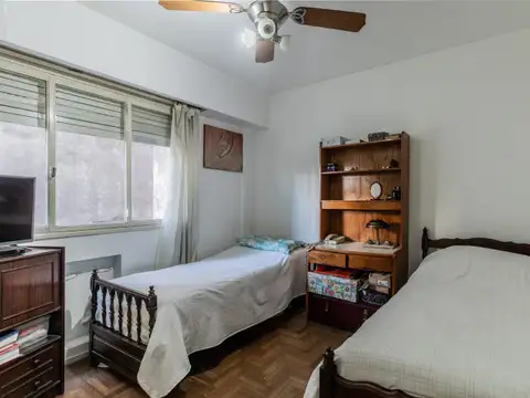 Azcuénaga 200, Piso 4
