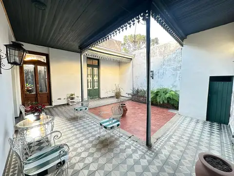 Ruiz De Arellano 200