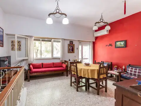 Venta PH 4 ambientes con terraza y balcón