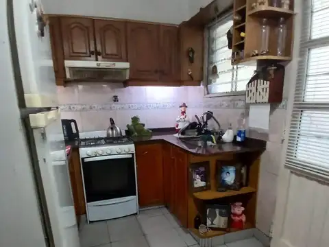 Casa 4 ambientes con patio y terraza