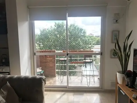 Esteban De Luca 1400, Piso 4