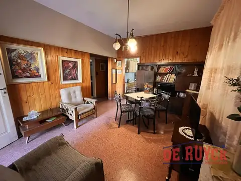Casa 3 ambientes con 1 baño