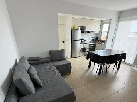 VENTA-DPTO 2 AMB C/BALCÓN FRENTE-CIUDAD MADERO