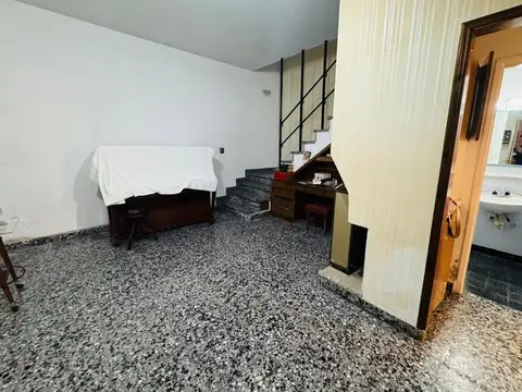 Depto Tipo Casa 3 ambientes con 2 baños