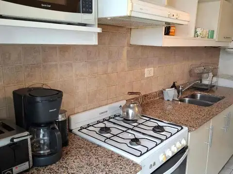 LUMINOSO DEPTO 2 AMB EN CENTRO DE LOMAS DE ZAMORA