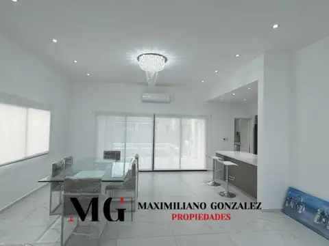 Casa 5 ambientes con 4 baños