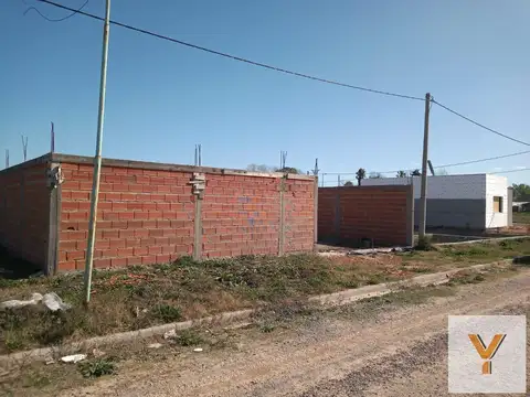 Las Cortaderas - 4 e/ 628 Bis y 629