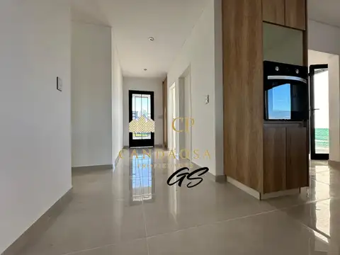 Casa 5 ambientes con 3 baños