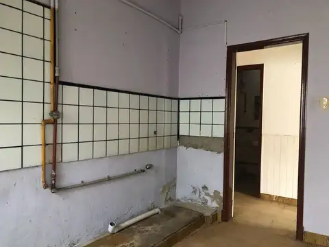 Casa 4 ambientes con 1 baño