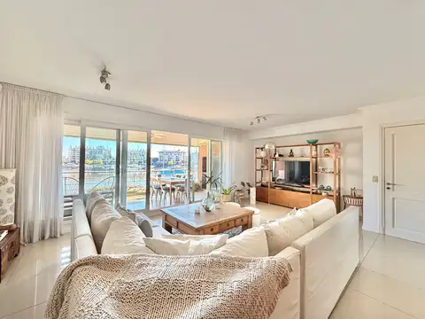 Departamento 4 ambientes con 3 baños