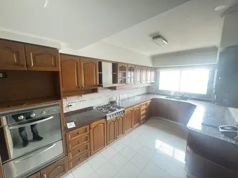 Departamento en Alquiler con 2 cocheras