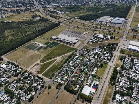 Local comercial con deposito para usos mixtos en Fisherton