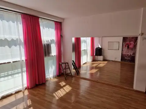 Oficina 2 ambientes con 1 baño