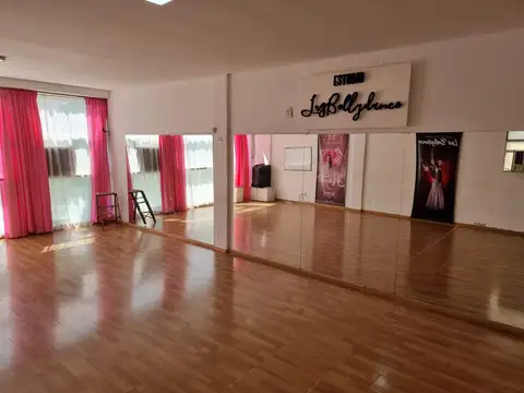 Oficina muy Luminosa con Balcón en Venta o Alquiler  - Centro (Capital Federal)