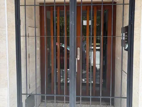 Depto 3amb a la calle con balcón - Chauvin