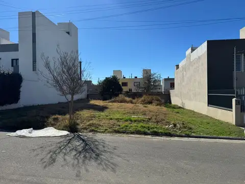 LOTE EN VENTA APTO DUPLEX EN LOMAS DEL CHATEAU