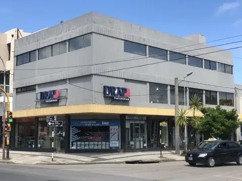 Local en Venta en Las Avenidas, USD 650.000